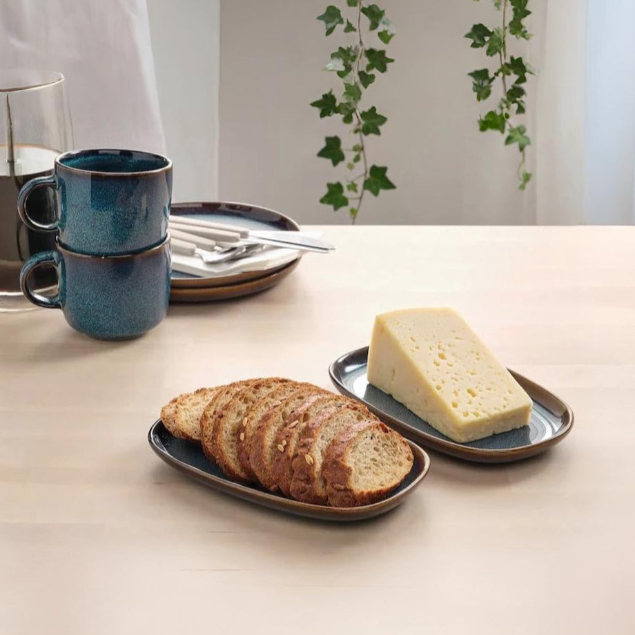 Blue Oval Plate