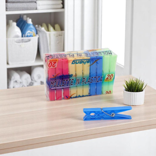 Plastic cloth pegs